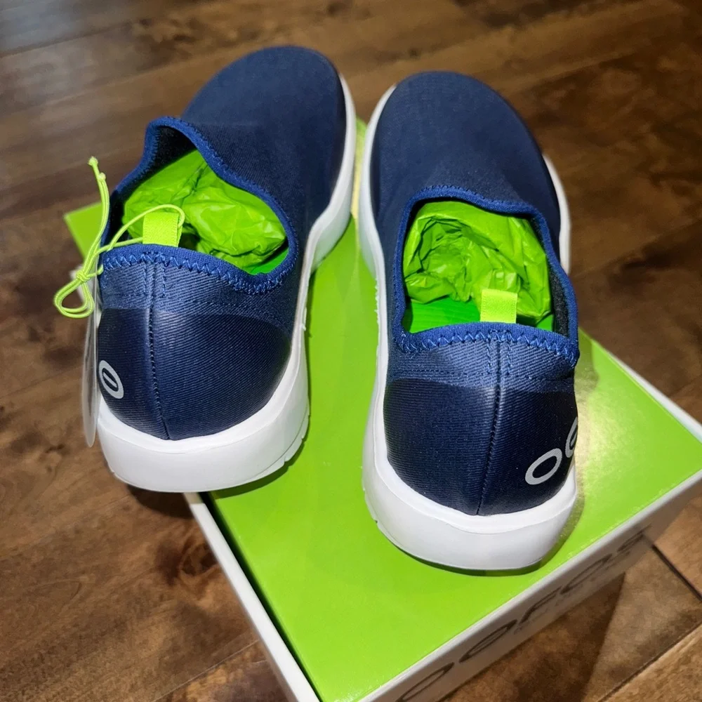 WOMEN'S OOFOS OOMG EEZEE LOW SHOE - NAVY Women’s 9 - Picture 3 of 6